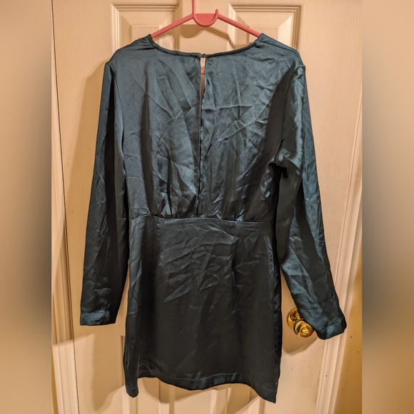 Dynamite Carsen Dress - Picture 7 of 9